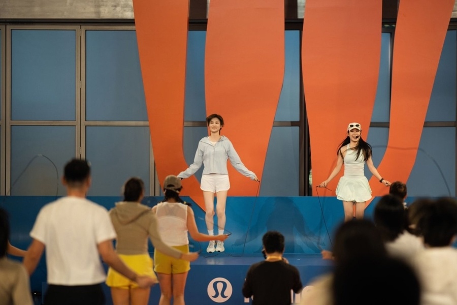 今年更将见, 上海星美术, 学系教授彭