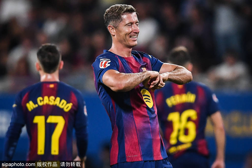 西甲历史性, 密这座城市